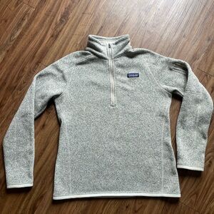 Women’s Patagonia Gray Zip Up Sweater with Classic Design